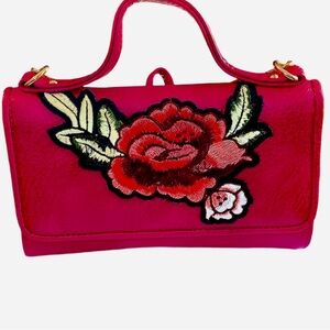 Mia Farrow Crossbody Wallet!